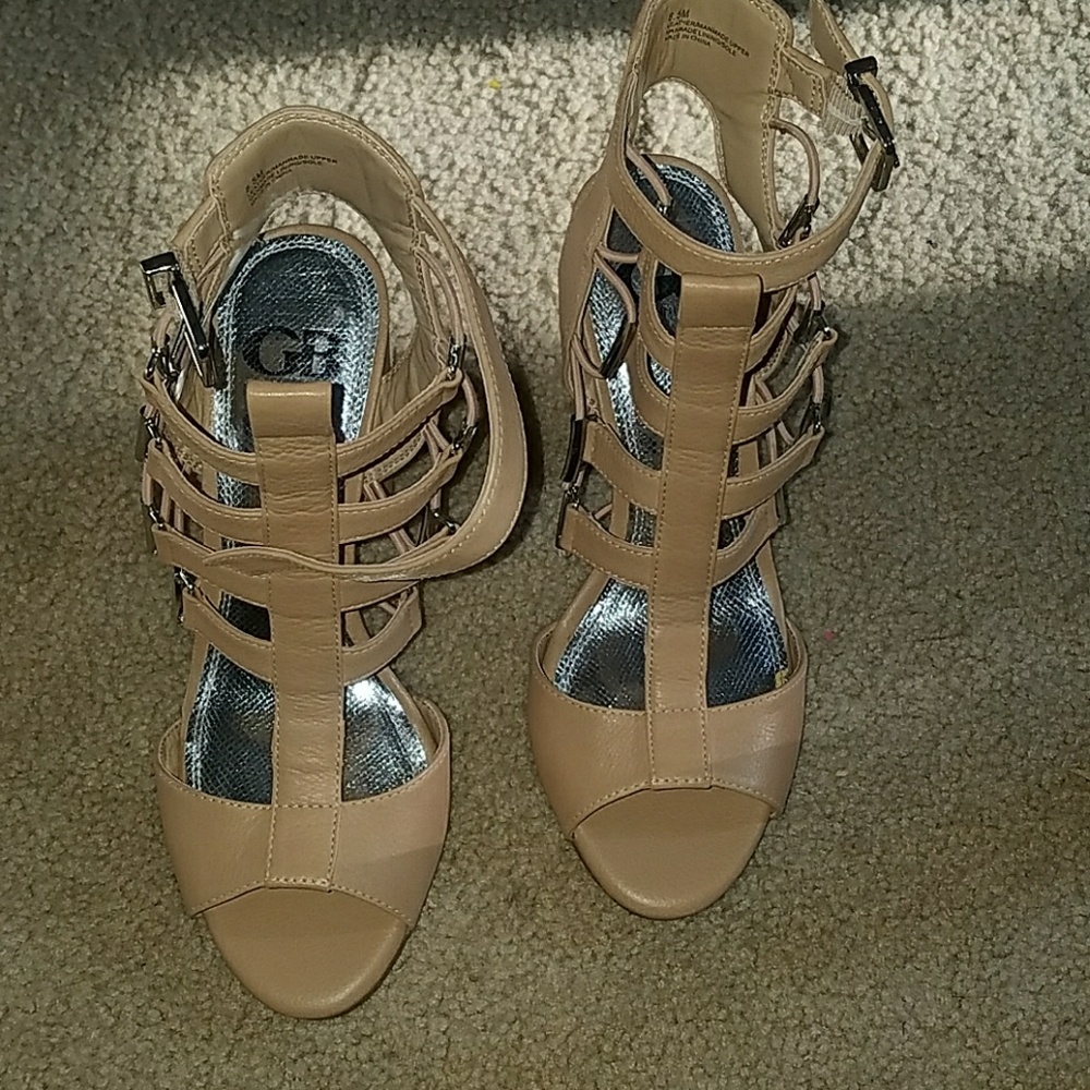 Heels also available in black